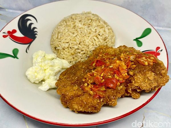 Burger Rendang dan Ayam Geprek di Resto Sehat Ini Rendah Kalori
