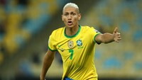 Masih dari Timnas Brasil, ada Richarlison. Pemain 24 tahun ini menjadi bintang Everton di musim 2020/2021. Richarlison juga dipanggil Brasil untuk gelaran Copa America 2021. Alexandre Schneider/Getty Images.