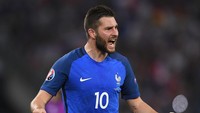 Kemudian, Andre Pierre Gignac. Gignac adalah pemain veteran Timnas Prancis berusia 35 tahun. Dia dipanggil membela Les Bleus untuk pertama kalinya sejak 2016. Michael Regan/Getty Images.