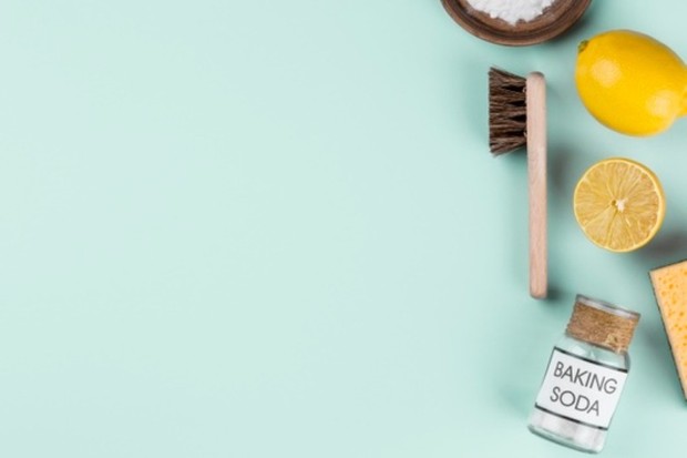 Baking Soda/ Foto: Freepik.com Baking soda dapat menghilangkan bau tak sedap di kulkas