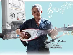 Kakek Pembuat Gitar Gambus Terbantu Diskon Listrik di Masa Pandemi