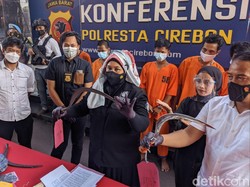 Ngeri! Jari Pemuda Cirebon Putus Ditebas Celurit Geng Motor
