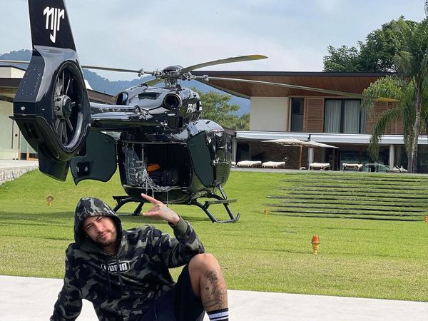 Lihat dari Dekat Helikopter Rp 222 Miliar Milik Neymar