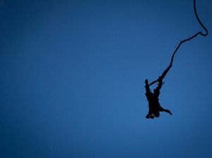 Wanita 60 Tahun Mati Tragis Usai Nekat Main Bungee Jumping di Mal Wanita 60 Tahun Mati Tragis Usai Nekat Main Bungee Jumping di Mal