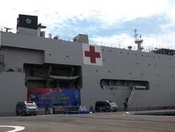 KRI dr Soeharso-990 TNI AL Jadi Depo Pengisian Oksigen Darurat di Jatim