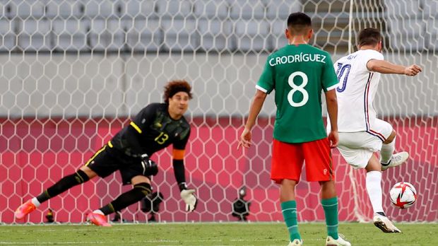 Tokyo 2020 Olympics - Soccer Football - Men - Group A - Mexico v France - Tokyo Stadium, Tokyo, Japan - July 22, 2021. Andre-Pierre Gignac of France scores their first goal from the penalty spot REUTERS/Edgar Su