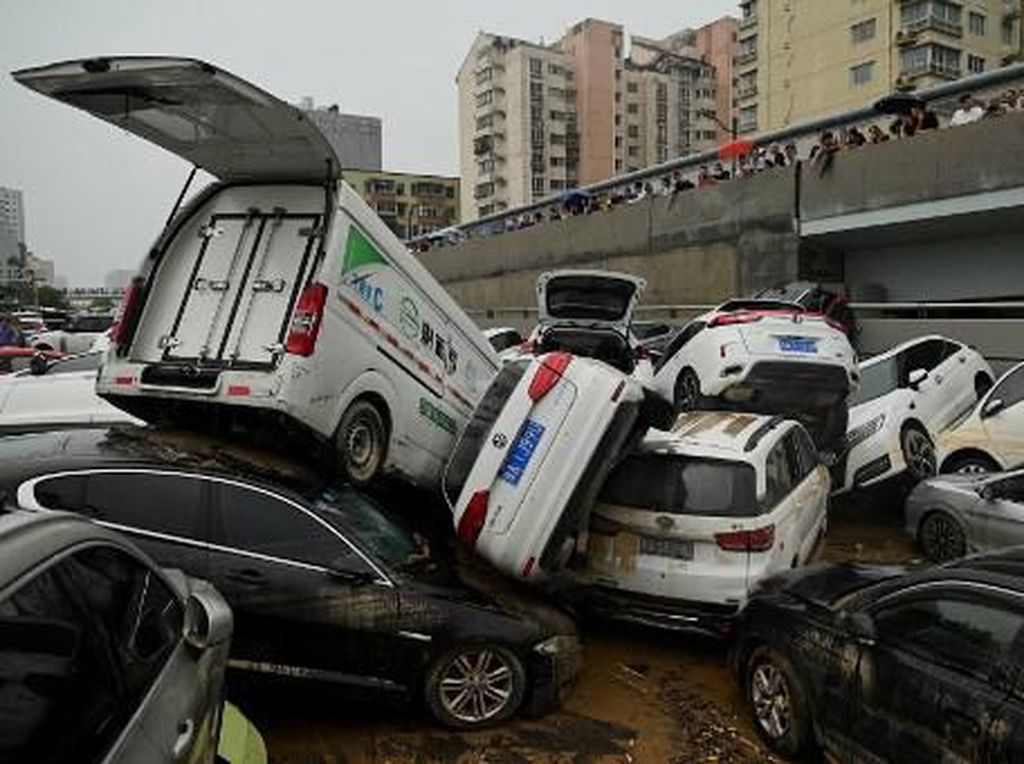 Korban Tewas Banjir di Henan 33 Orang, China Mulai Lakukan Pemulihan Korban Tewas Banjir di Henan 33 Orang, China Mulai Lakukan Pemulihan