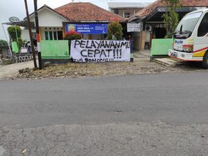 Heboh Warga Demo-Pasang Spanduk Protes Pelayanan Puskesmas di Karanganyar Heboh Warga Demo-Pasang Spanduk Protes Pelayanan Puskesmas di Karanganyar