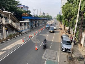 Pengendara Tertib Bawa STRP, Penyekatan di Mampang Jaksel Dilonggarkan
