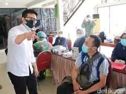 Tinjau Vaksinasi Massal di SIER, Wagub Emil Apresiasi Tak Ada Kerumunan