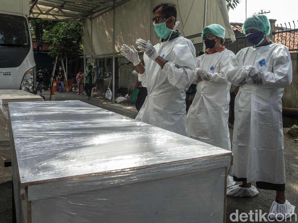 Kabar Duka, Sudah Lebih 82 Ribu Warga Indonesia yang Meninggal karena COVID-19 Kabar Duka, Sudah Lebih 82 Ribu Warga Indonesia yang Meninggal karena COVID-19