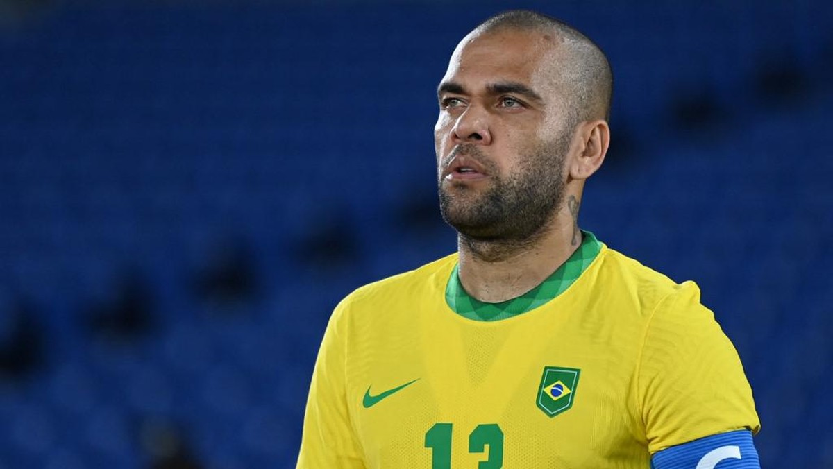 Bintang veteran Brasil Dani Alves akhirnya debut di Olimpiade di usia 38 tahun. (Foto: AFP/DANIEL LEAL-OLIVAS)