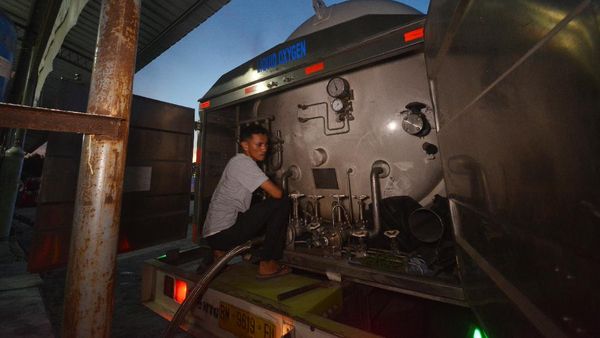 COVID-19 Masih Tinggi, Sejumlah Daerah Kekurangan Oksigen