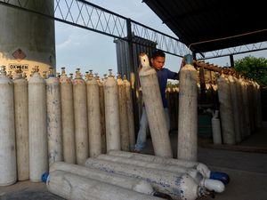 Terkuras untuk Corona, Pasokan Oksigen buat Industri Sekarat Terkuras untuk Corona, Pasokan Oksigen buat Industri Sekarat