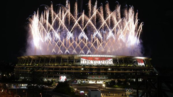 Gemerlap Kembang Api Sambut Pembukaan Olimpiade Tokyo