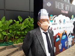 Hotman soal Foto Panasnya Dibongkar Hotma: Cuma Dansa, Bukan Pelukan