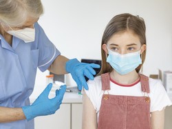 4 Cara Bujuk Anak Agar Tak Takut Divaksin COVID-19