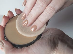 Rekomendasi 8 Bedak Padat yang Tahan Lama dan Bikin Glowing Rekomendasi 8 Bedak Padat yang Tahan Lama dan Bikin Glowing
