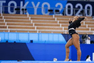 Mengintip Aksi Seksi Atlet Senam Artistik Saat Latihan