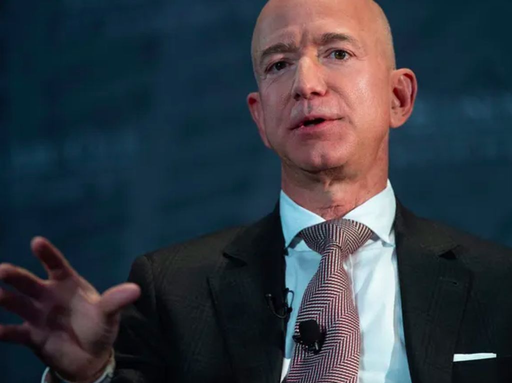 Jeff Bezos Habis Operasi Plastik? Jeff Bezos Habis Operasi Plastik?