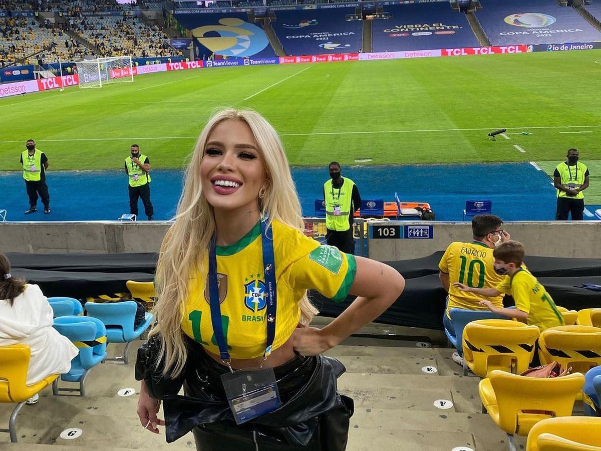 Maaf Neymar, Model Seksi Ini Lebih Pilih Militao (Instagram/karolinel)