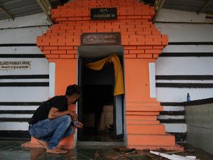 Cerita Situs Kubur Jago Saat Ular Erami Telur yang Menetas Jadi Ayam Jantan Cerita Situs Kubur Jago Saat Ular Erami Telur yang Menetas Jadi Ayam Jantan