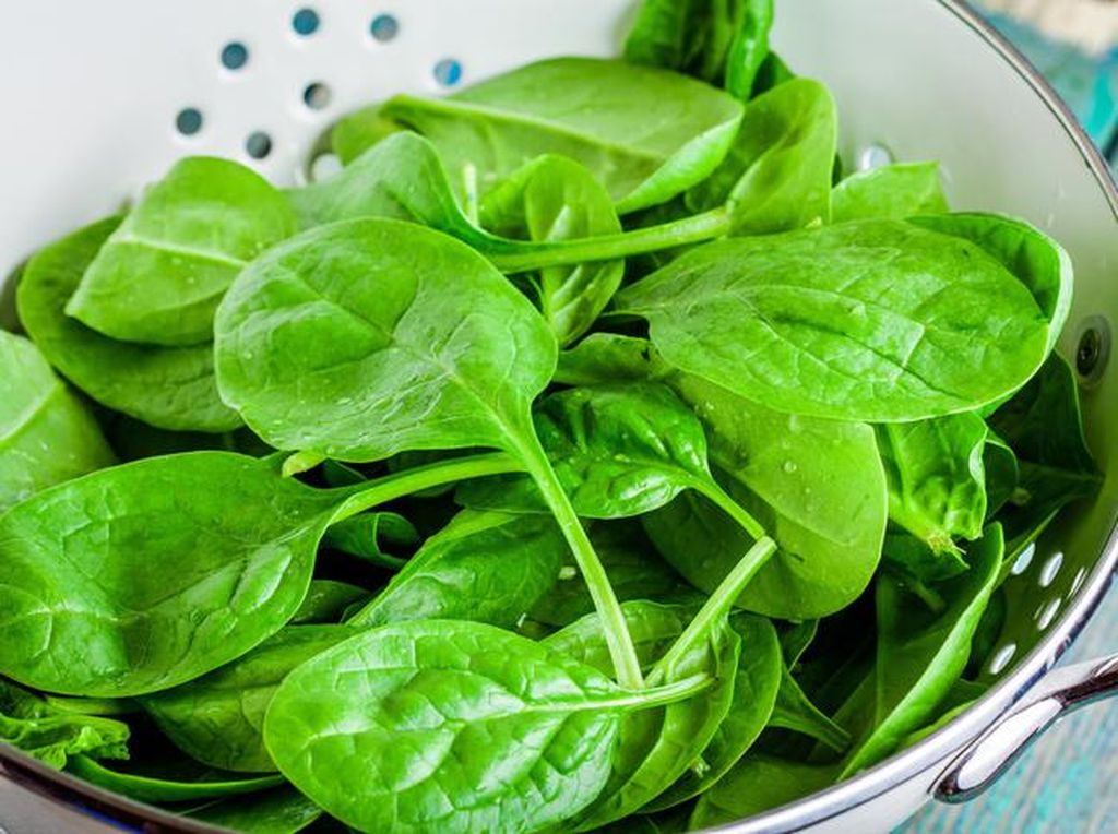 5 Manfaat Bayam Untuk Turunkan Berat Badan dan Cegah Kanker 5 Manfaat Bayam Untuk Turunkan Berat Badan dan Cegah Kanker