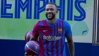 Barcelona pada Kamis (22/7/2021) waktu setempat, memperkenalkan Depay ke hadapan media dengan kali pertama memakai jersey Barca. (Foto: AP/Joan Monfort)