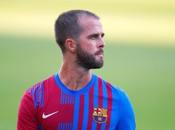 Barcelona Pinjamkan Pjanic ke Besiktas