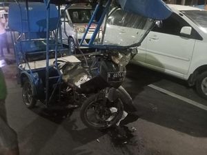 Odong-odong Tabrak Tukang Roti di Pasar Senen Jakpus, Korban Patah Kaki