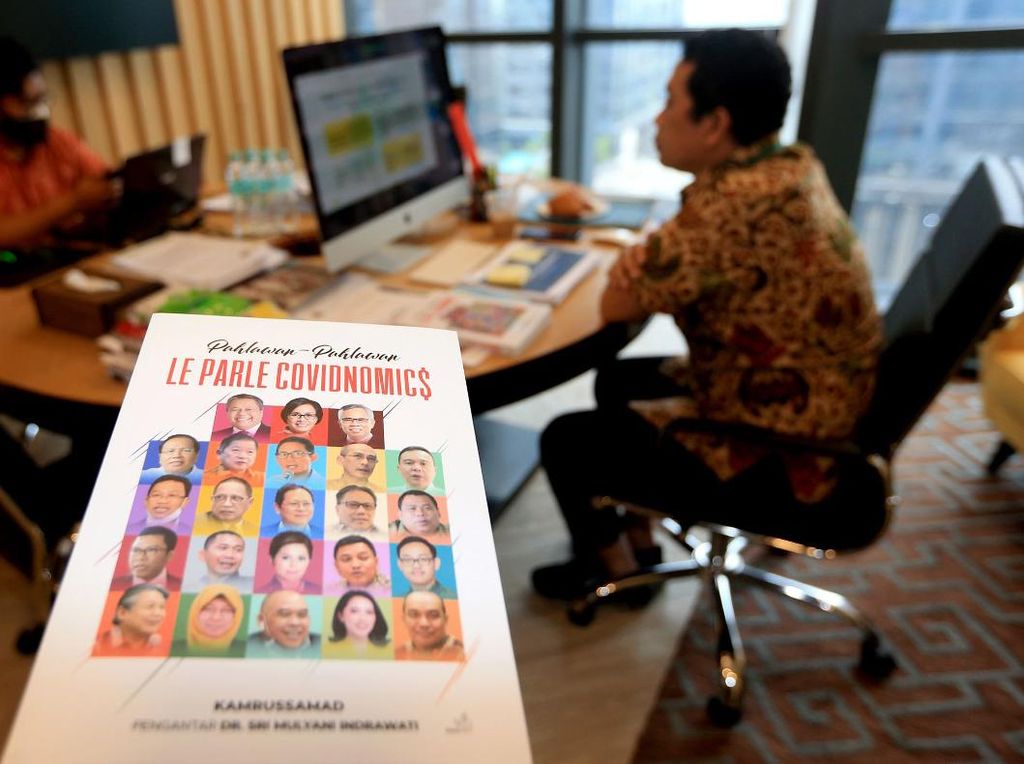 Perumusan Kebijakan Krisis COVID-19 lewat Buku Le Parle Covidnomics Perumusan Kebijakan Krisis COVID-19 lewat Buku Le Parle Covidnomics