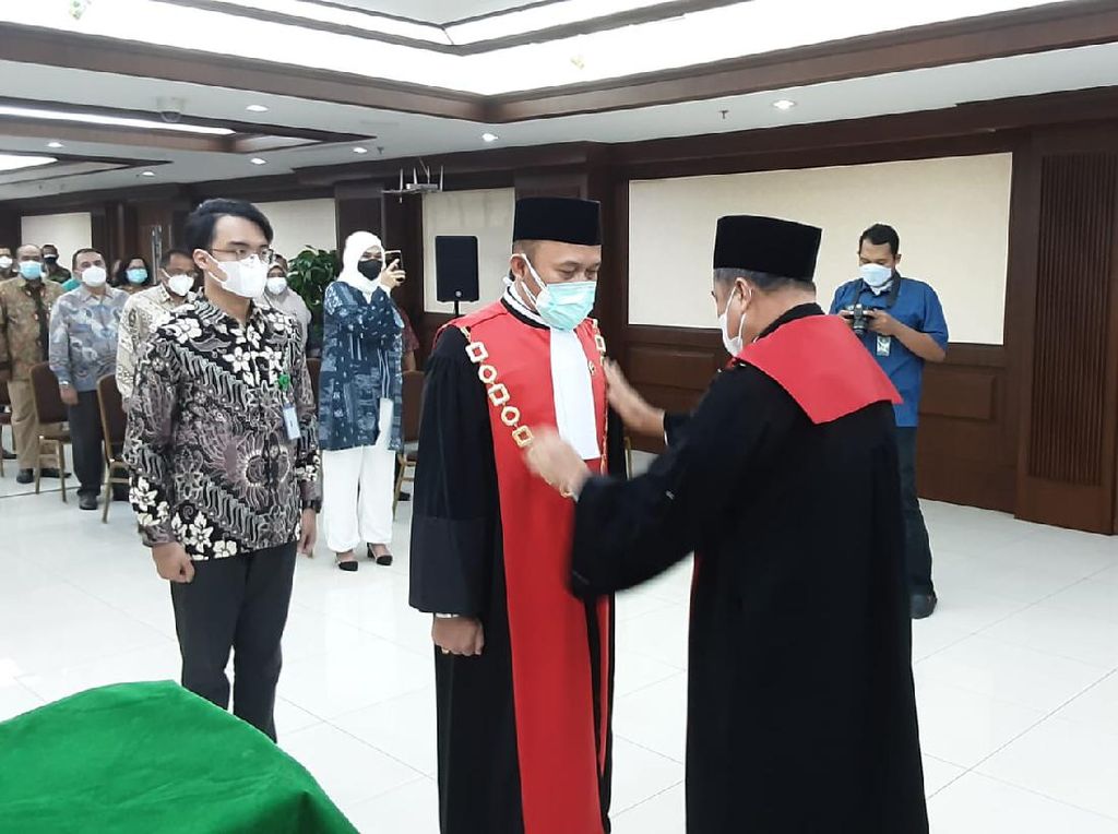 Ketua Majelis Hakim Kasus First Travel Dilantik Jadi Waka PN Jakpus Ketua Majelis Hakim Kasus First Travel Dilantik Jadi Waka PN Jakpus