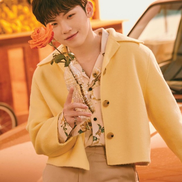 Poster tubuh Woozi yang kecil membuatnya sering dijuluki sebagai fake maknaenya Seventeen/Instagram.com/saythename_17