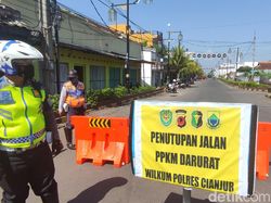 Jelang Akhir PPKM Level 4, Lihat Lagi Riwayat Penambahan COVID-19 Sepekan