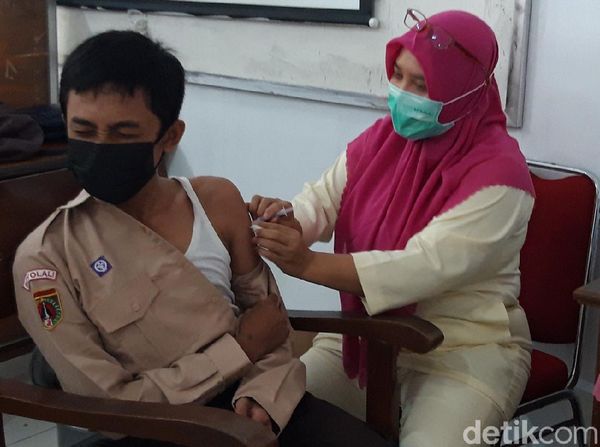 Ratusan Siswa SMPN 1 Boyolali Divaksin COVID-19