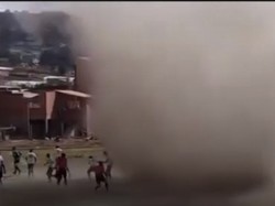 Tornado Ganggu Laga Sepakbola di Bolivia, Pemain Kocar-kacir