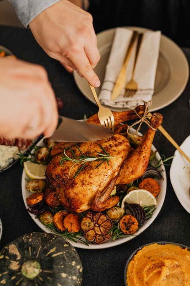 Ayam/ Foto: pexels.com/Karolina Grabowska Ayam mengandung kolagen tinggi.