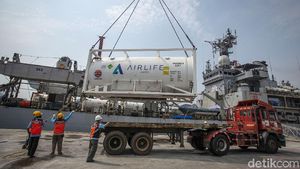 Bantuan Oksigen Medis dari India Tiba di Tanah Air