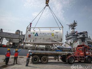 Bantuan Oksigen Medis dari India Tiba di Tanah Air Bantuan Oksigen Medis dari India Tiba di Tanah Air