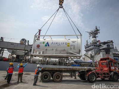 Bantuan Oksigen Medis dari India Tiba di Tanah Air