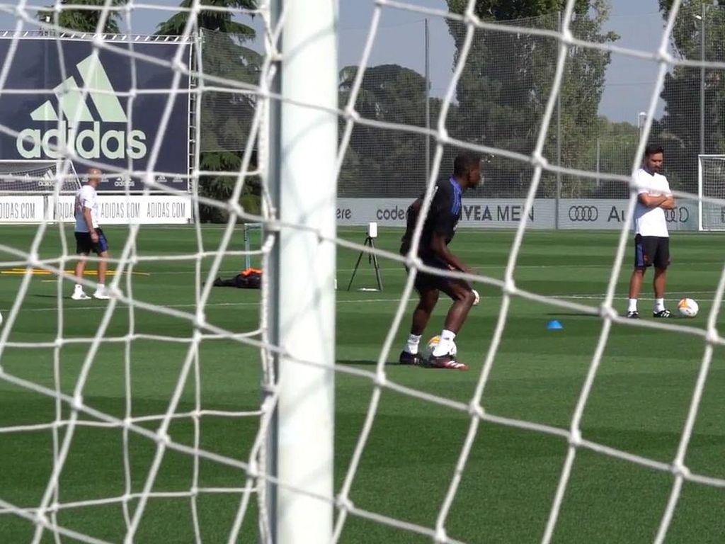 Video Latihan Pertama David Alaba di Real Madrid