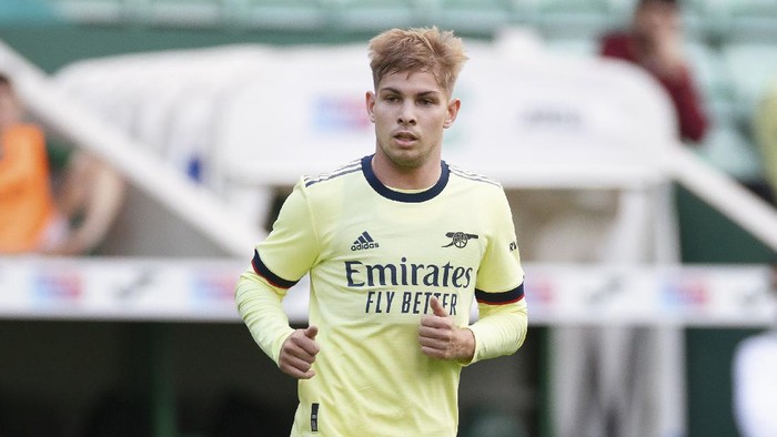 EDINBURGH, SCOTLAND - JULY 13: Emile Smith Rowe of Arsenal during the pre season friendly between Hibernian and Arsenal at Easter Road on July 13, 2021 in Edinburgh, Scotland. (Photo by Steve  Welsh/Getty Images)