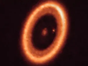 Ilmuwan Temukan Piringan Misterius di Luar Tata Surya, Mirip Mata Api Ilmuwan Temukan Piringan Misterius di Luar Tata Surya, Mirip Mata Api