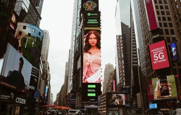 Raisa dan penyanyi indonesia yang muncul di times square new york