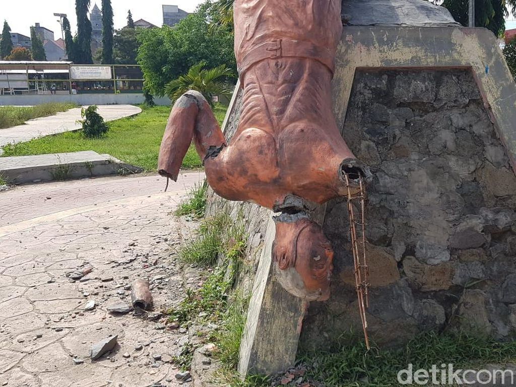 Misteri Perusak Patung Ikon di Sulbar Bikin Gempar Misteri Perusak Patung Ikon di Sulbar Bikin Gempar
