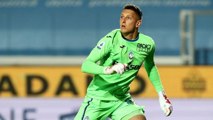 BERGAMO, ITALY - MAY 23: Pierluigi Gollini of Atalanta BC looks on  during the Serie A match between Atalanta BC and AC Milan at Gewiss Stadium on May 23, 2021 in Bergamo, Italy. Sporting stadiums around Italy remain under strict restrictions due to the Coronavirus Pandemic as Government social distancing laws prohibit fans inside venues resulting in games being played behind closed doors.  (Photo by Marco Luzzani/Getty Images)