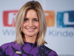 Reporter TV Diskors karena Oles Lumpur ke Wajah-Baju Saat Liputan Banjir