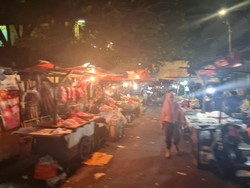 Pimpinan DPR Soroti Pasar Kebayoran Lama: Tak Ada yang Bermasker!