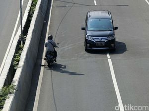 Viral Pemotor Jatuh sampai Terlindas di JLNT, Ini Alasan Motor Dilarang Lewat