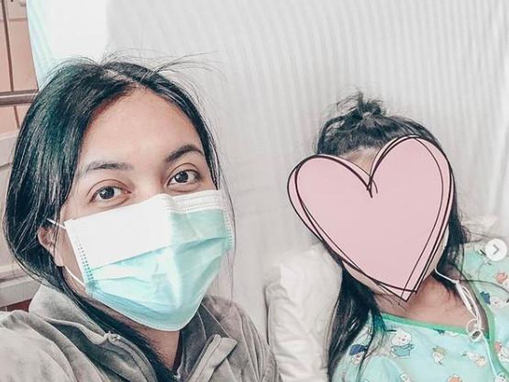Kesehatan Anak Denada Drop dan Dilarikan ke Rumah Sakit